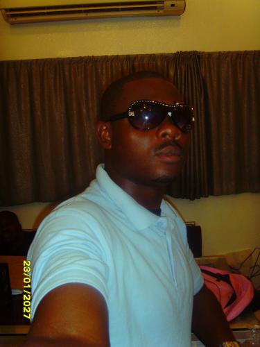 l'HomMe AvEc ls lUnettE...